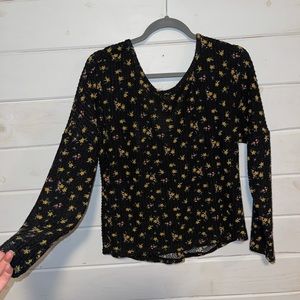 Floral, quarter length sleeve shirt, knot in back